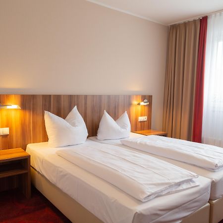 Das Ebertor - Hotel & Hostel ボッパルト エクステリア 写真