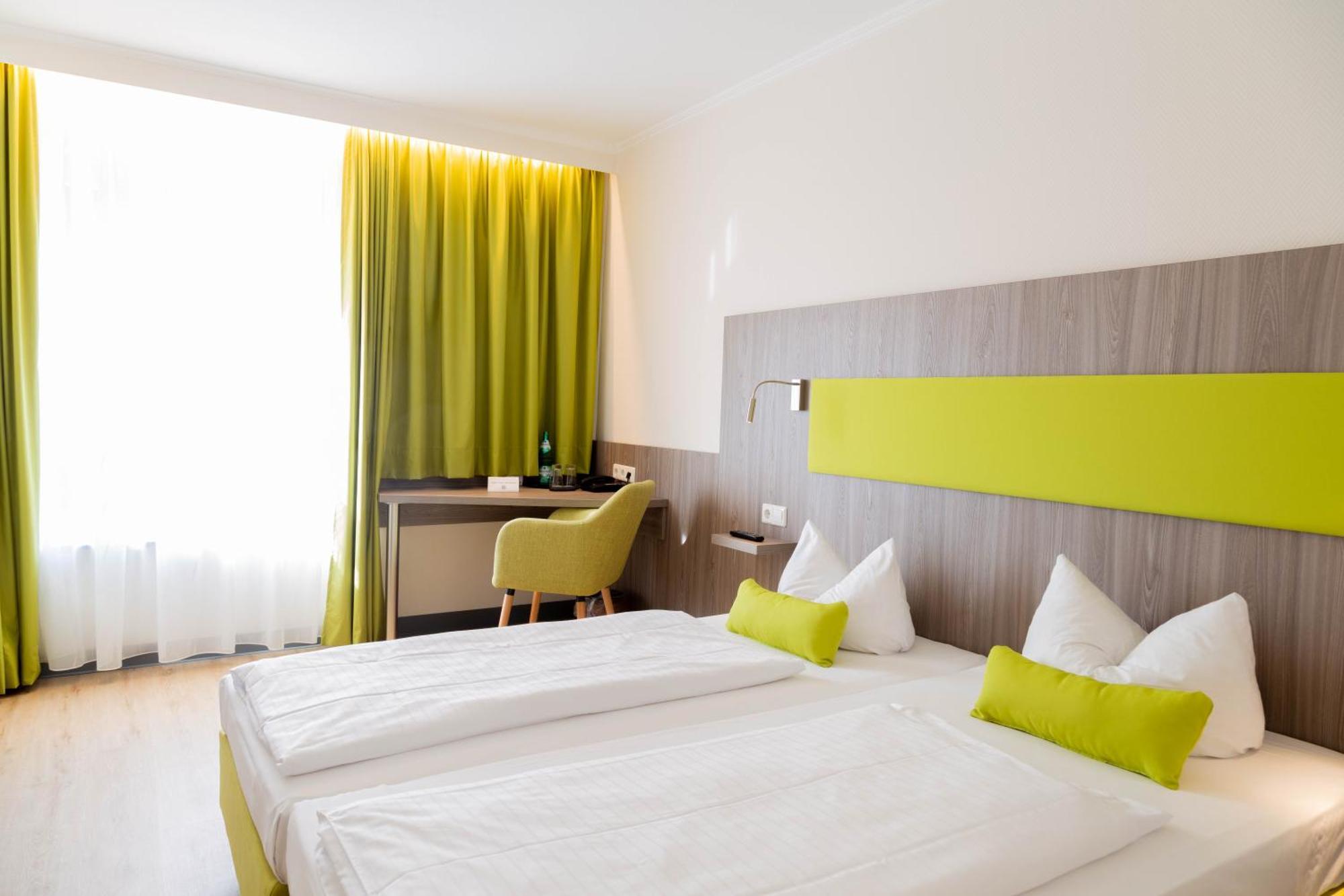 Das Ebertor - Hotel & Hostel ボッパルト エクステリア 写真