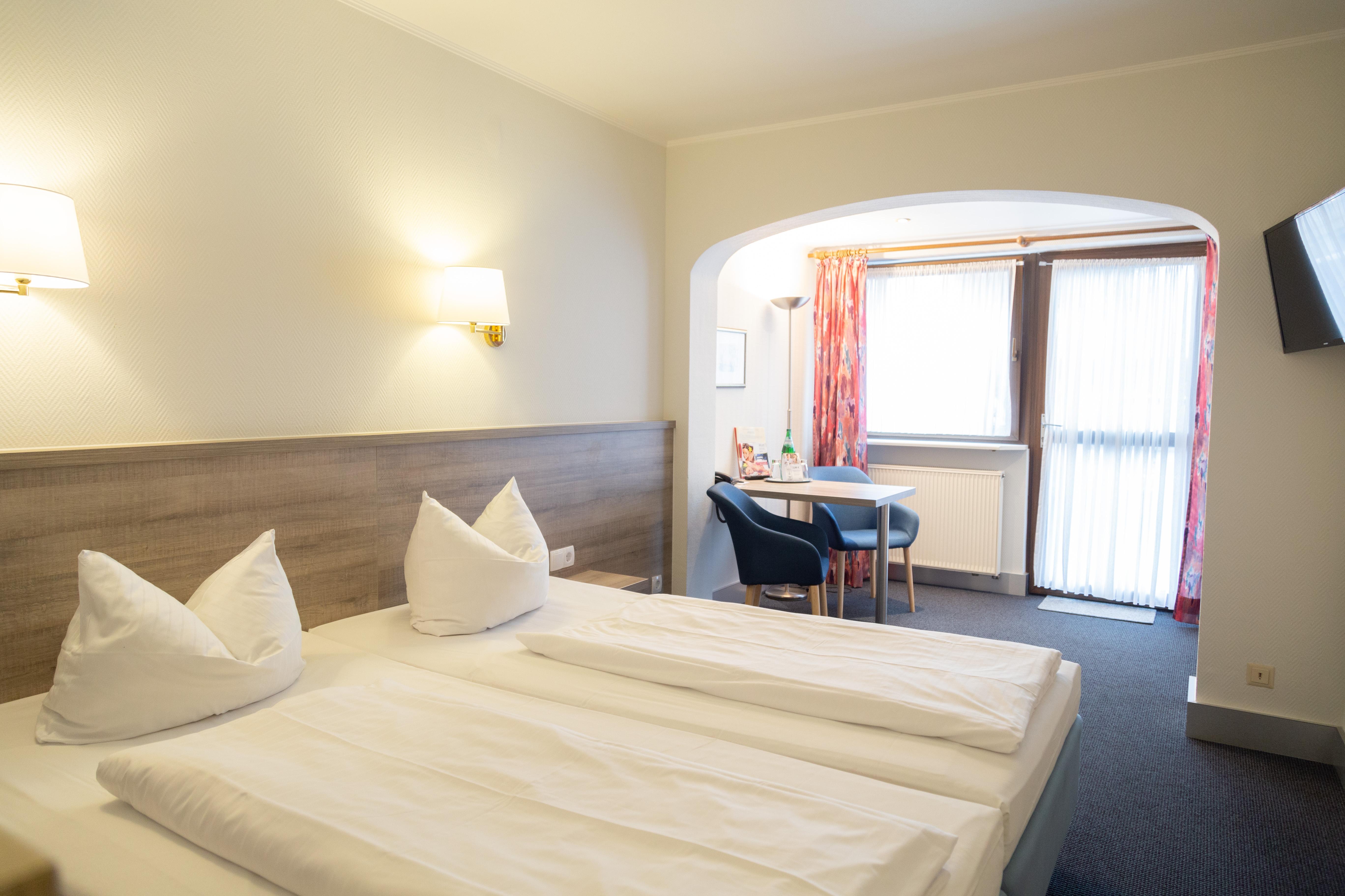 Das Ebertor - Hotel & Hostel ボッパルト エクステリア 写真