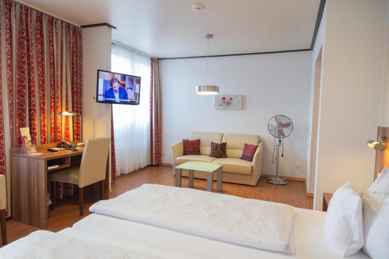 Das Ebertor - Hotel & Hostel ボッパルト エクステリア 写真